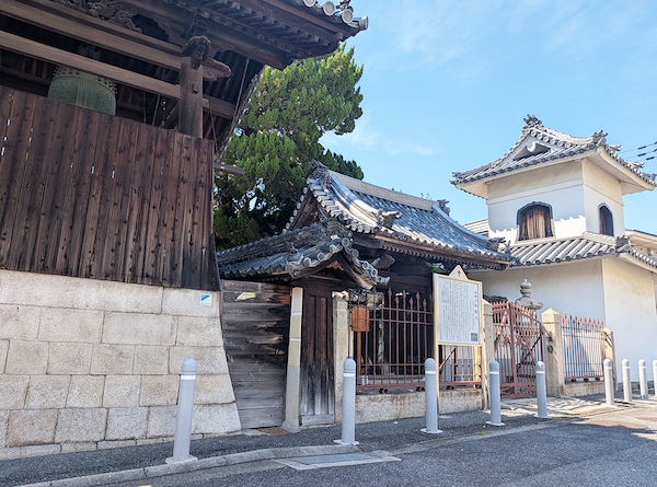 伽藍が国の登録有形文化財となっている西教寺=大阪府和泉市