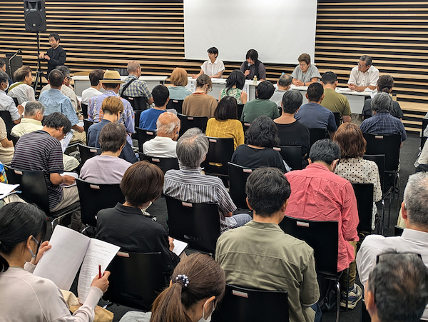 会場には140人が詰めかけ、登壇者らの話に聞き入った