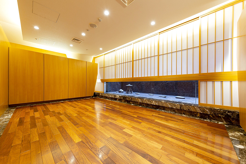 施設内の「静堂」。遺体を安置し葬儀を行う専用の部屋だ