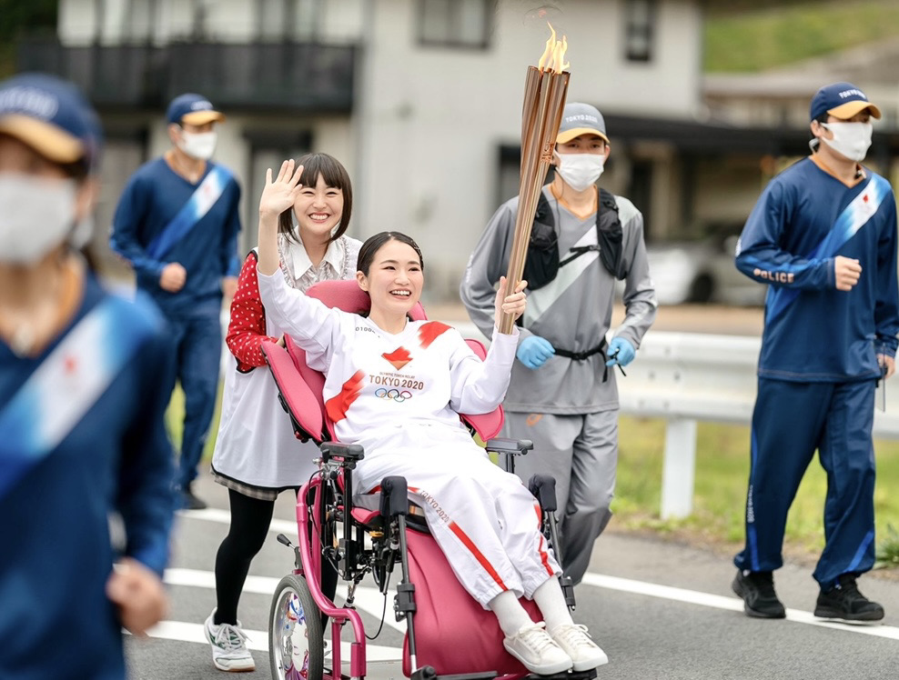 車いすタレント・モデルの塚本明里さん