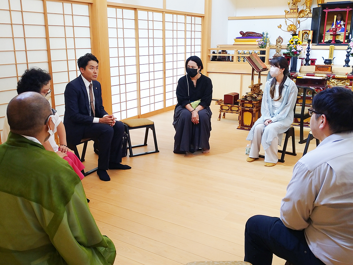 「親なきあと」を巡り、さまざまなことを語り合う参加者たち