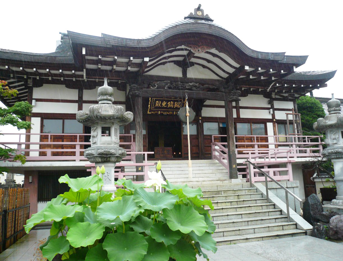 （画像①：薬王寺のお堂）