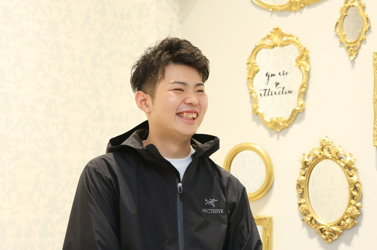（写真①アイキャッチ兼用　松川さん笑顔1人
キャプ：株式会社RESTA代表取締役の松川力也さん）