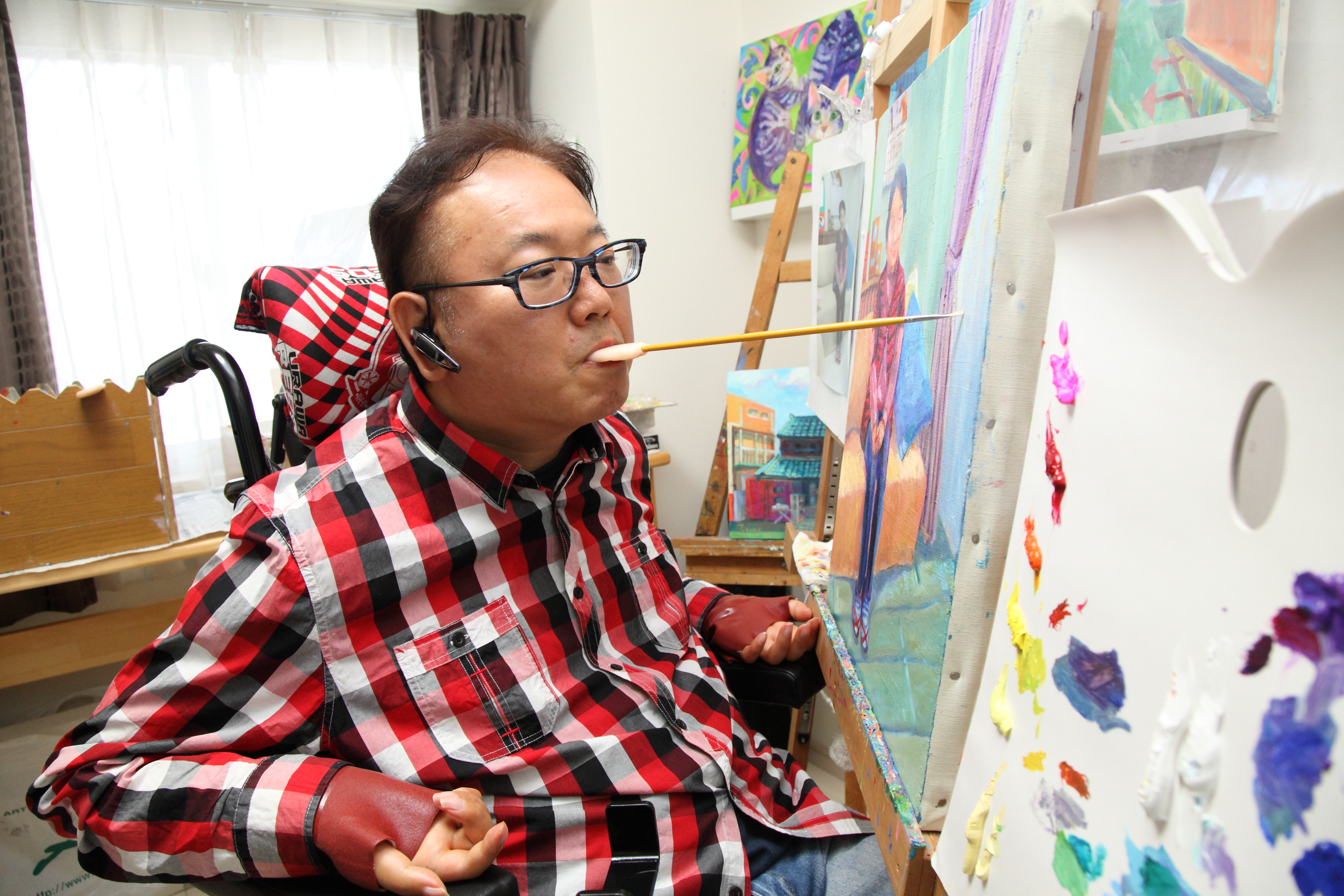 写真①アイキャッチ兼用 梅宮さん
キャプ 梅宮俊明さん。自動車事故から自立の道を目指した