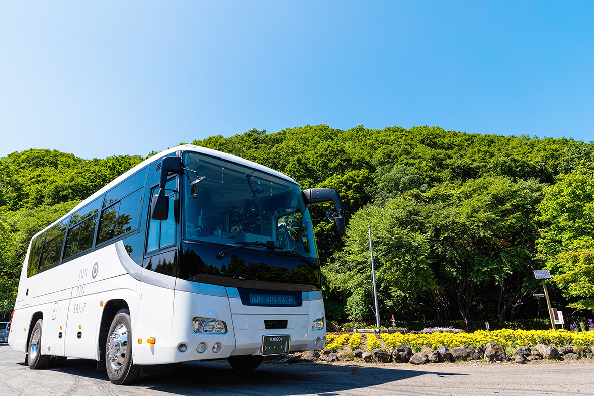 「旅葬」を行う専用バス