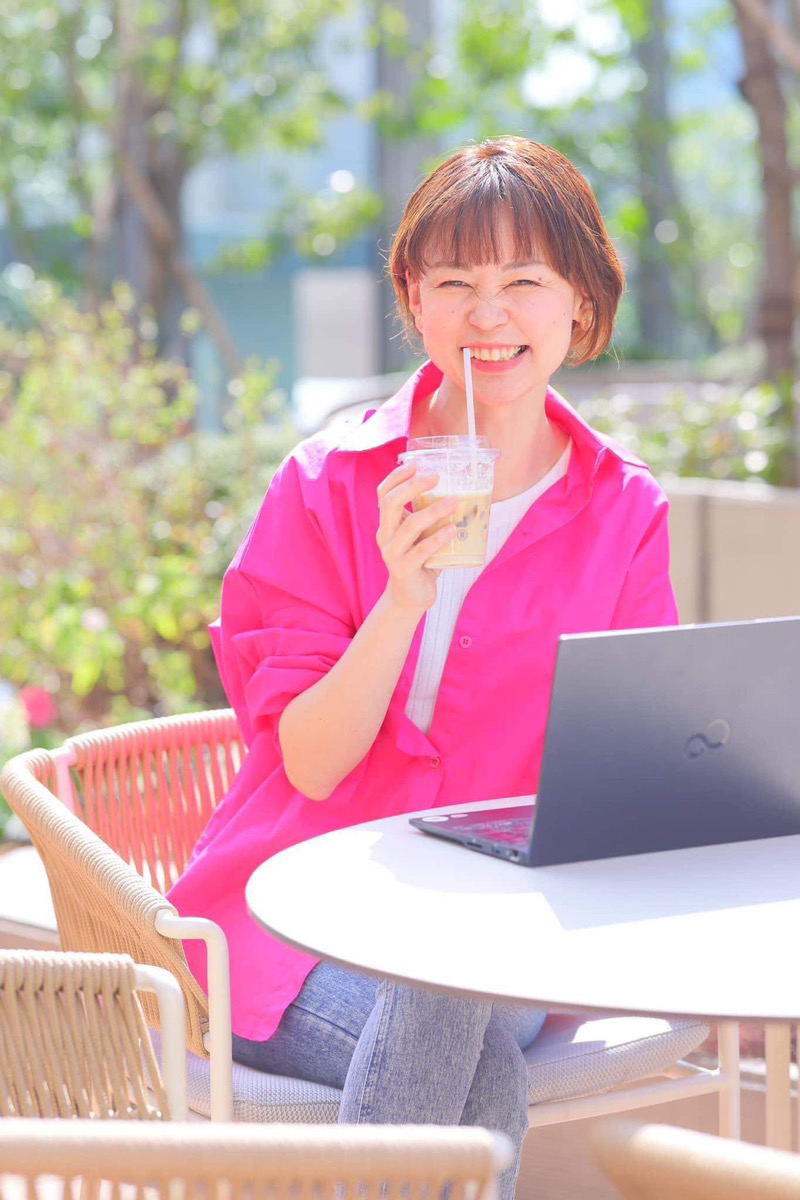 写真①アイキャッチ兼用：雨野さん
キャプ　笑顔が絶えない雨野千晴さん