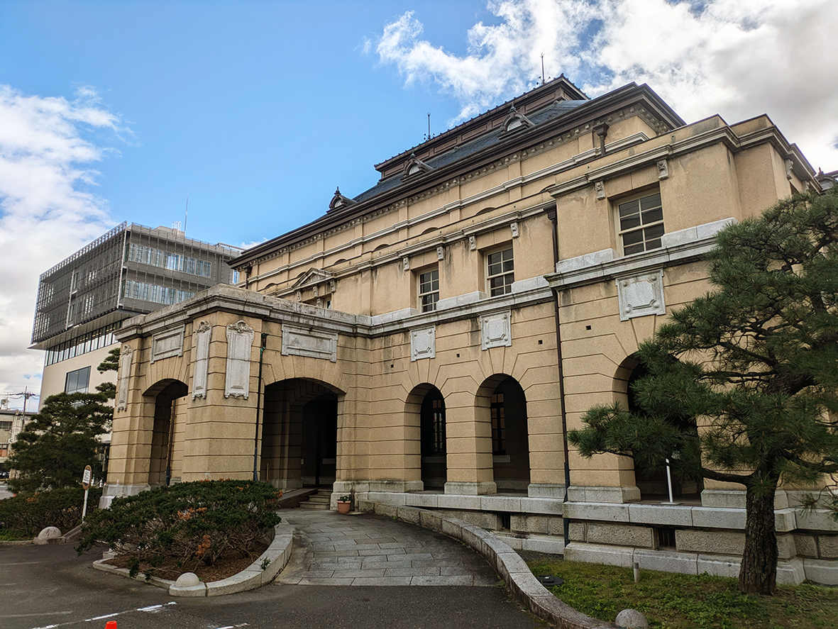 （画像：授賞式が行われた京都府庁旧本館議場）
