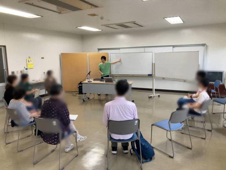 （写真１：凹凸ラボ教室の様子）