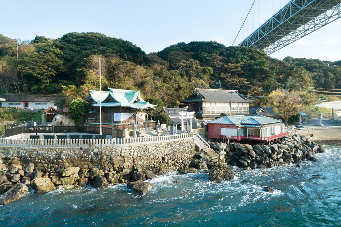 （画像１：和布刈神社境内の外観（©Takumi Ota））